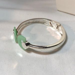 NW Hinge bracelet, mint color design, silver tone, fits 7 in wrist